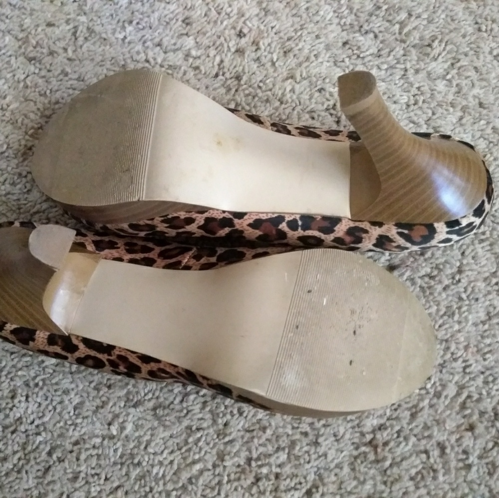 Leopard Heels - Picture 2 of 4